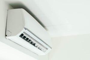 Air conditioning unit mounted on the wall