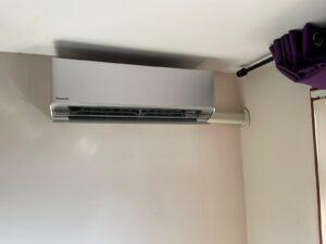 Air conditioning unit mounted on the wall