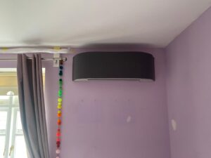 Air conditioning unit mounted on the wall